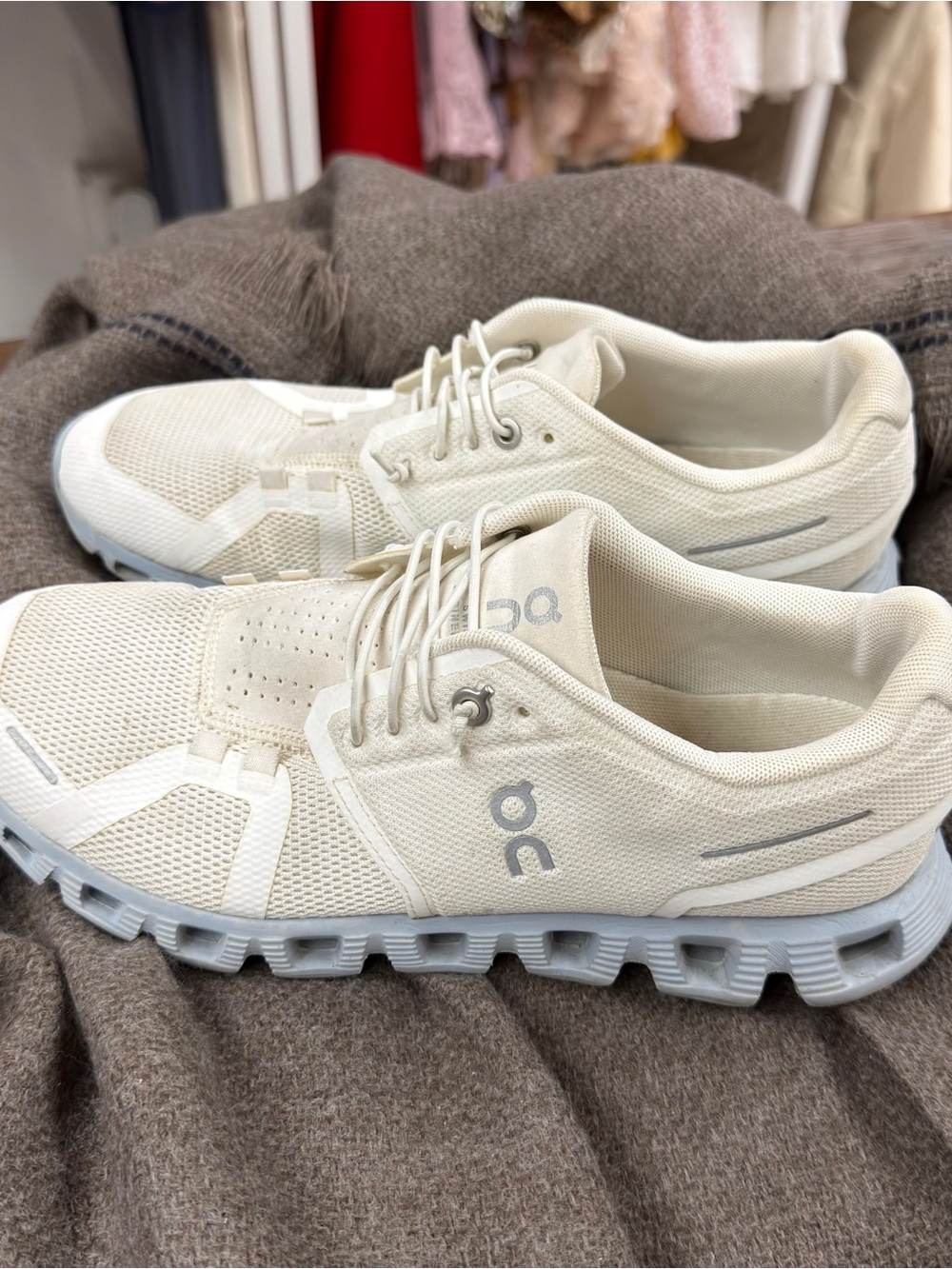 On Running Women's Cream/Light Gray Cloud Running Shoes